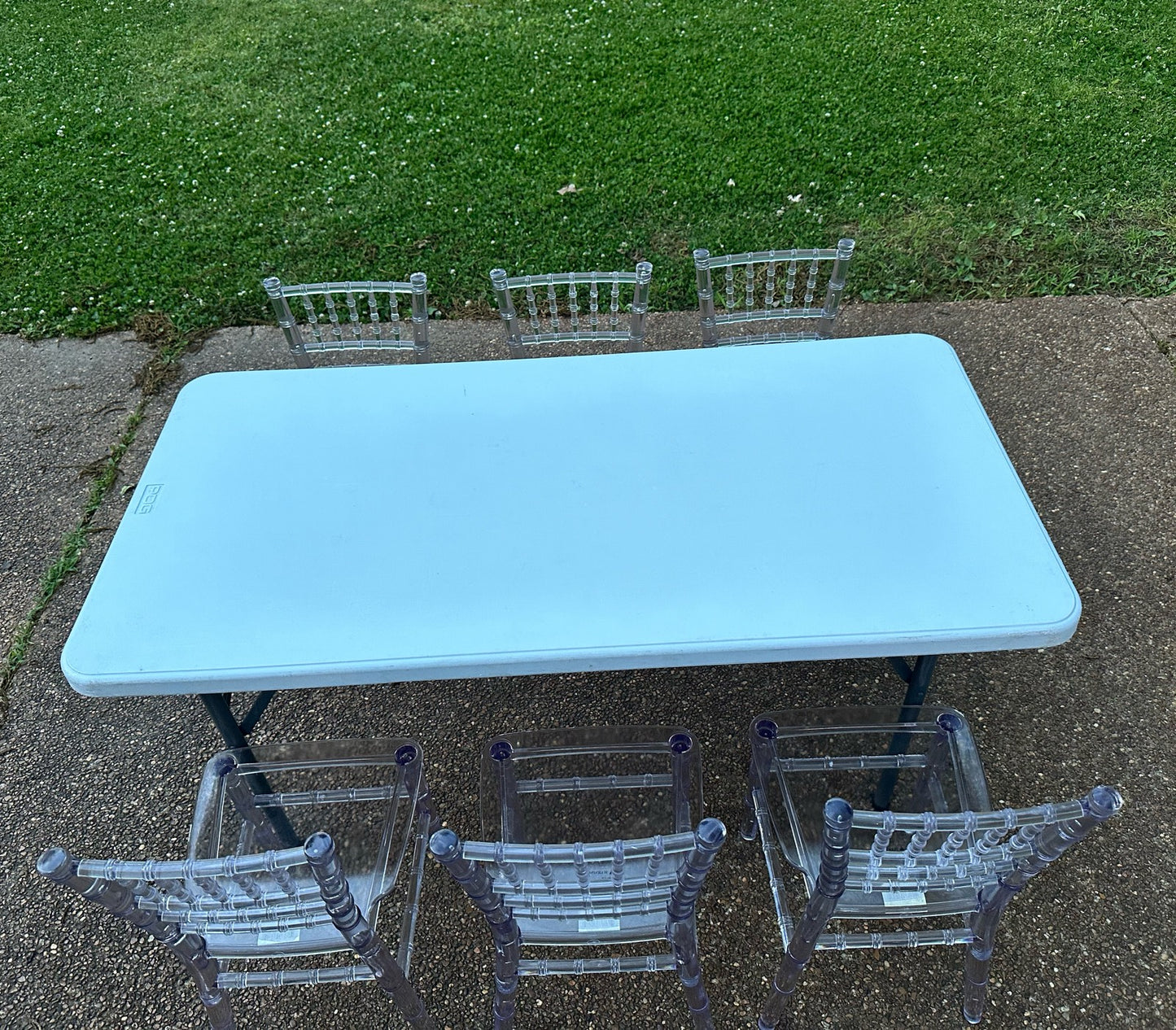 Child Table & Crystal Chiavari Chair Rental Bundle